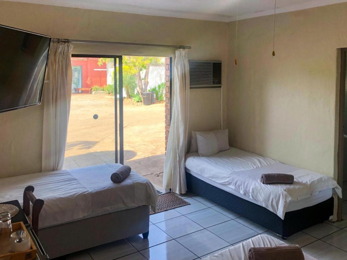 Jozini Guesthouse Zimmer foto